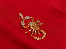 Load image into Gallery viewer, SCORPION PENDANT IN YELLOW GOLD
